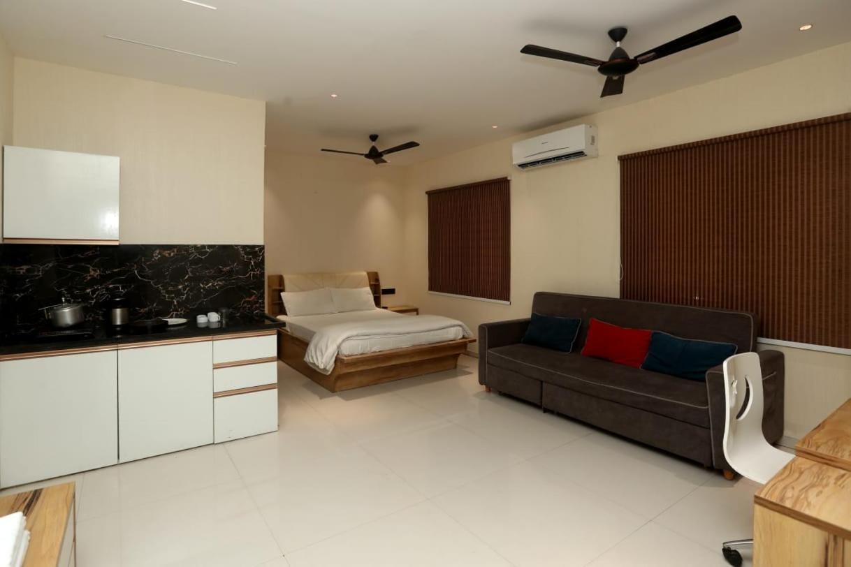 Stay10 Luxury Service Apartment Indore Dış mekan fotoğraf