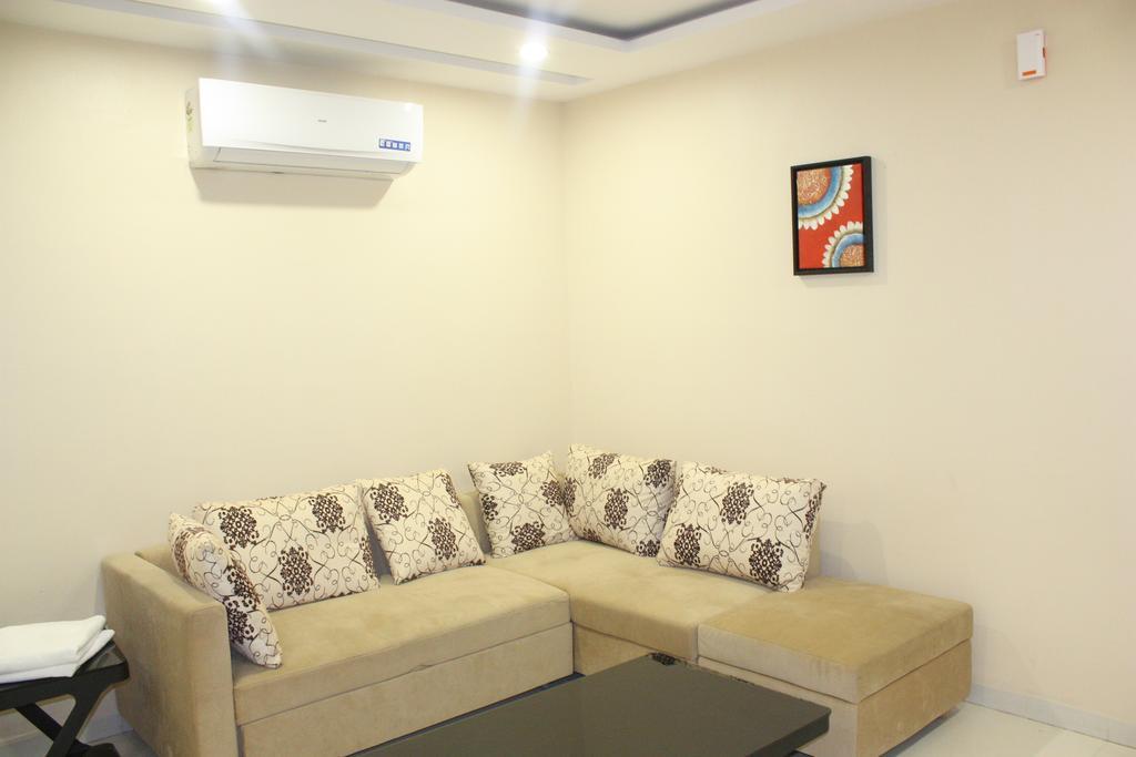 Stay10 Luxury Service Apartment Indore Dış mekan fotoğraf